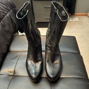 Bandolino leather booties size7